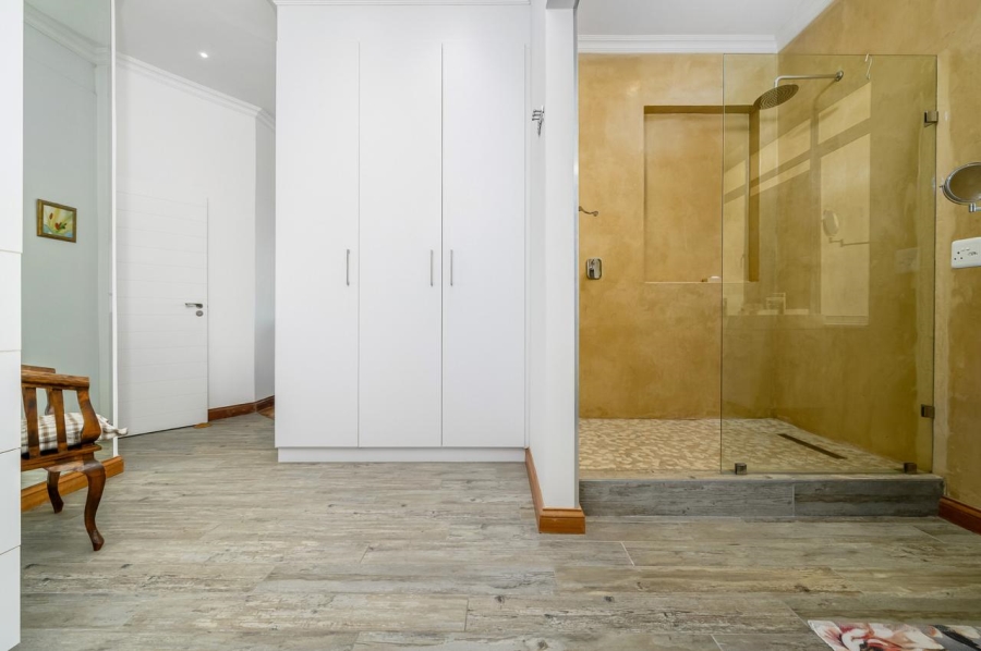 1 Bedroom Property for Sale in Summerstrand Eastern Cape